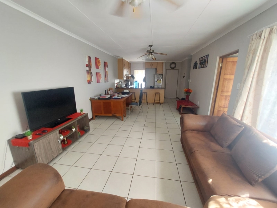 3 Bedroom Property for Sale in Kannoniers Park North West